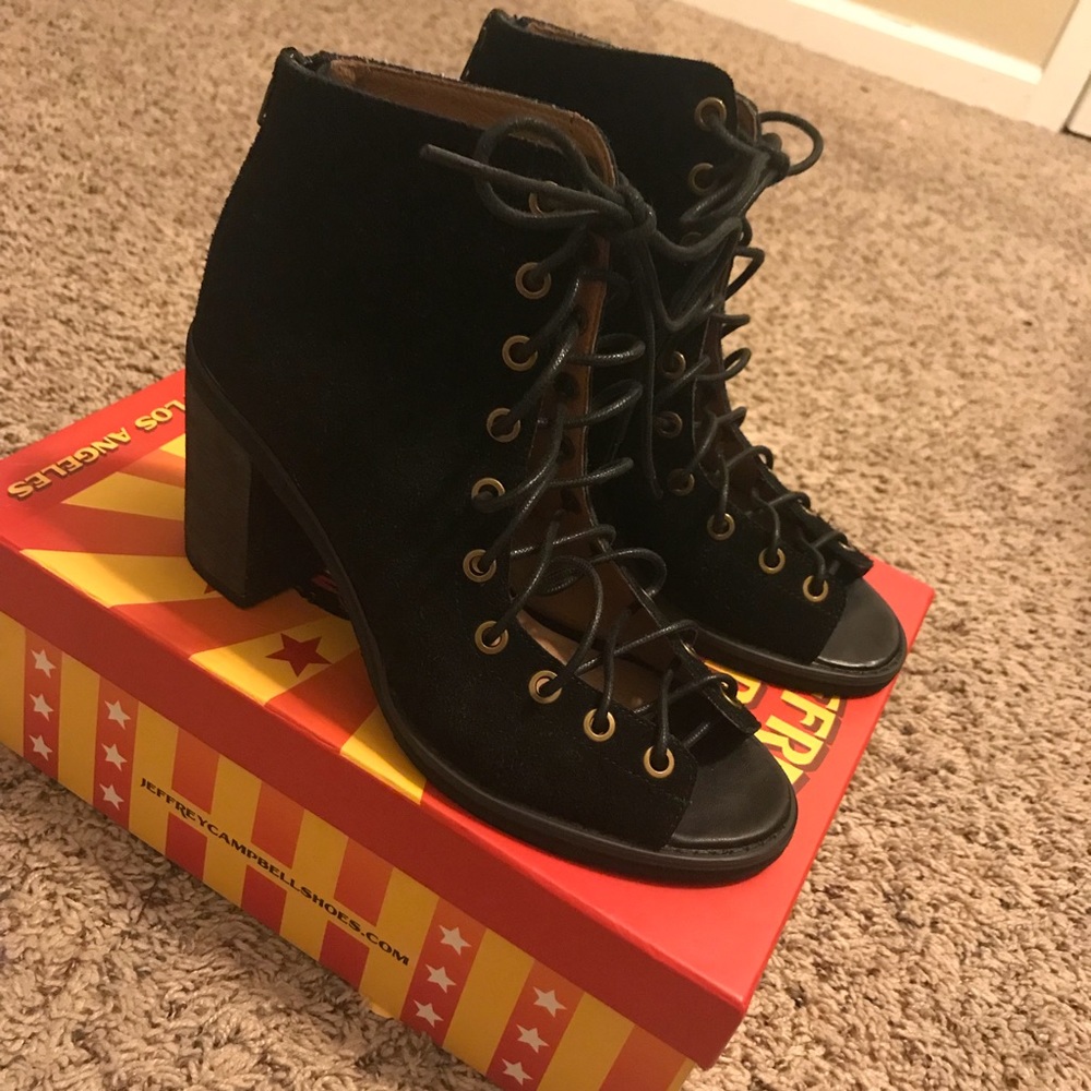 Jeffrey Campbell Cors size 7.5 EUC